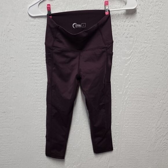 COPY - Zyia Plum Pocket Light n Tight Hi-rise Capri 20" - Picture 1 of 3